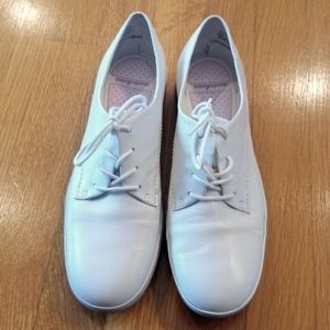 Vintage Easy Spirit White women's classic Cottagecore classic Shoes, 8.5